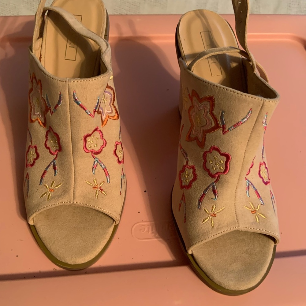 Floral Embroidered Open-Toe Mules
